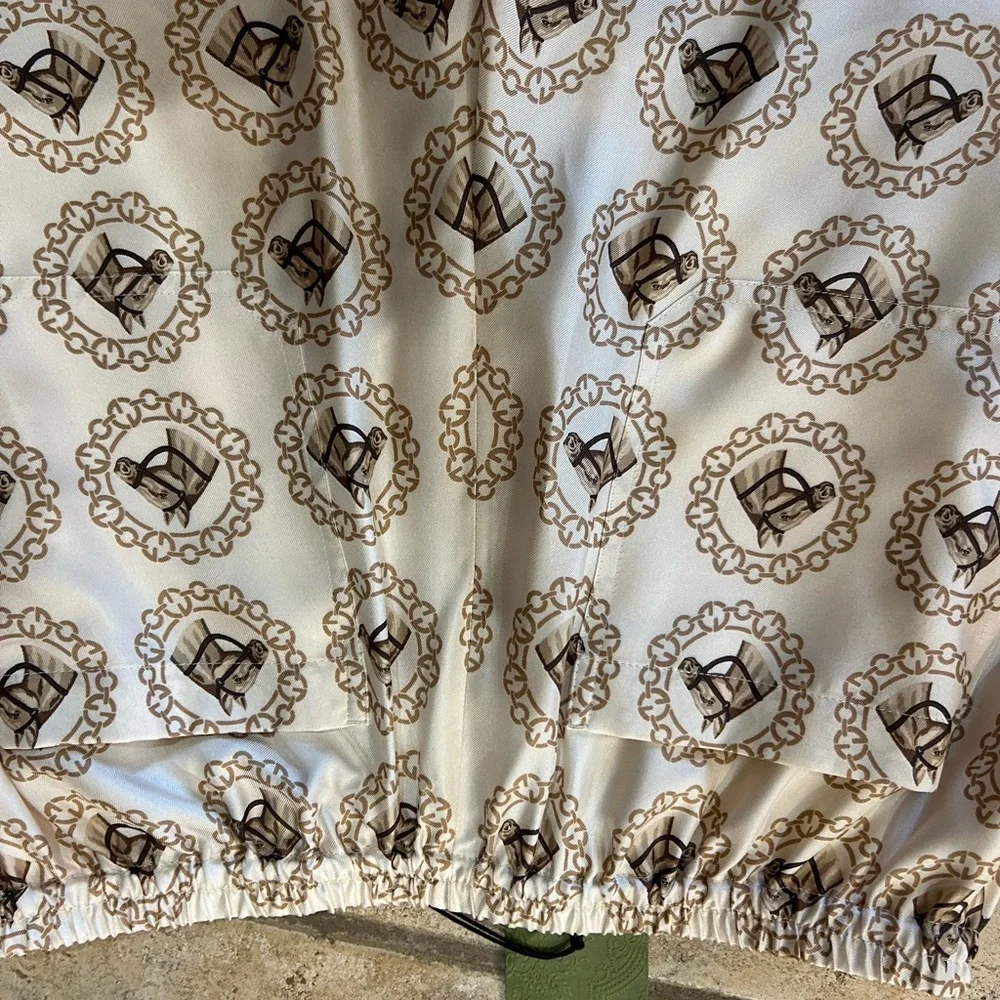 Men's Gucci graphic horse, print silk shorts size small made in Italy